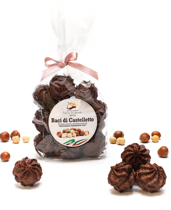 Baci di Castelletto, sono una vera delizia, con un impasto morbido e non troppo dolce da gustare a qualsiasi ora.