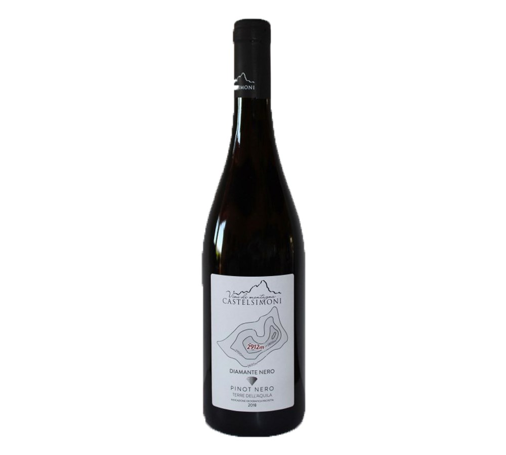 Diamante nero 2018 Pinot nero IGP Terre dell'Aquila Affinato 1 anno in botti grandi di rovere ed almeno 50 mesi in bottiglia da 0,75 lt
