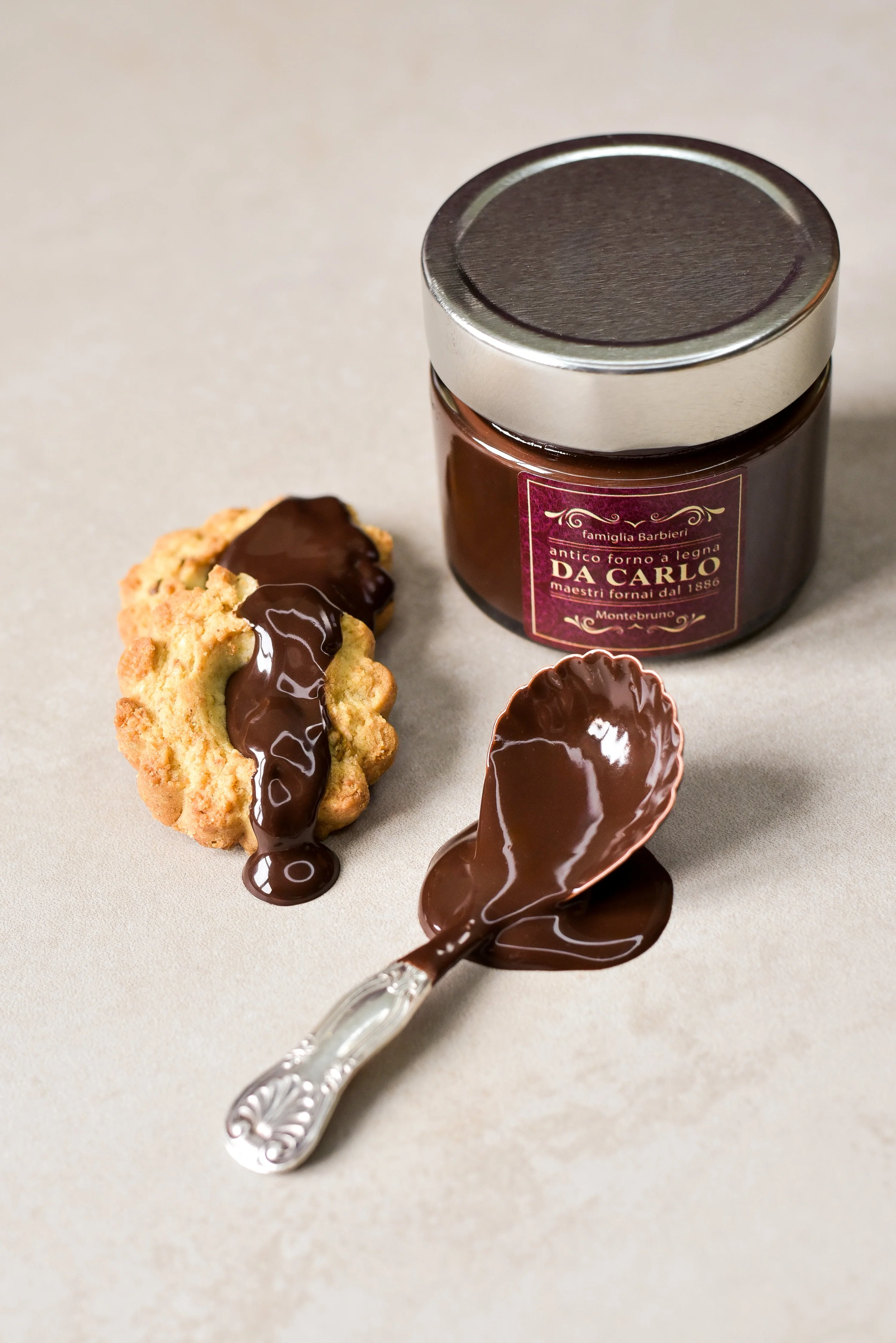 Crema spalmabile al cioccolato fondente